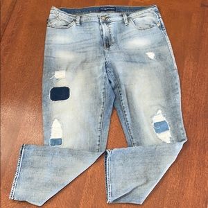 ROCK & REPUBLIC CROP JEANS